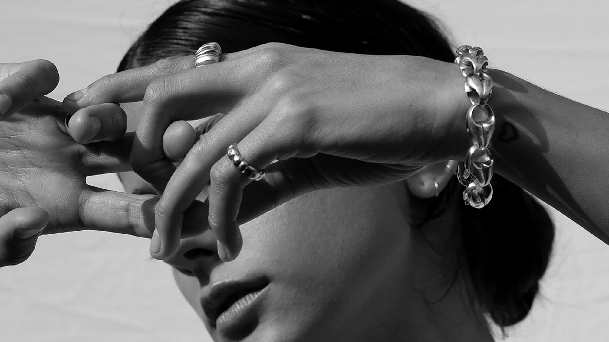 howl-gold-chain-bracelettes-luxury-jewelry