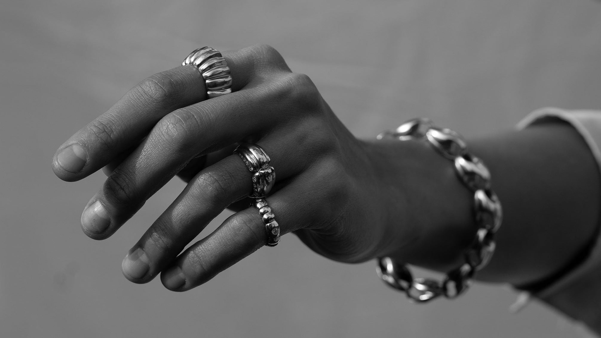 howl-classic-simple-gold-luxury-jewelry