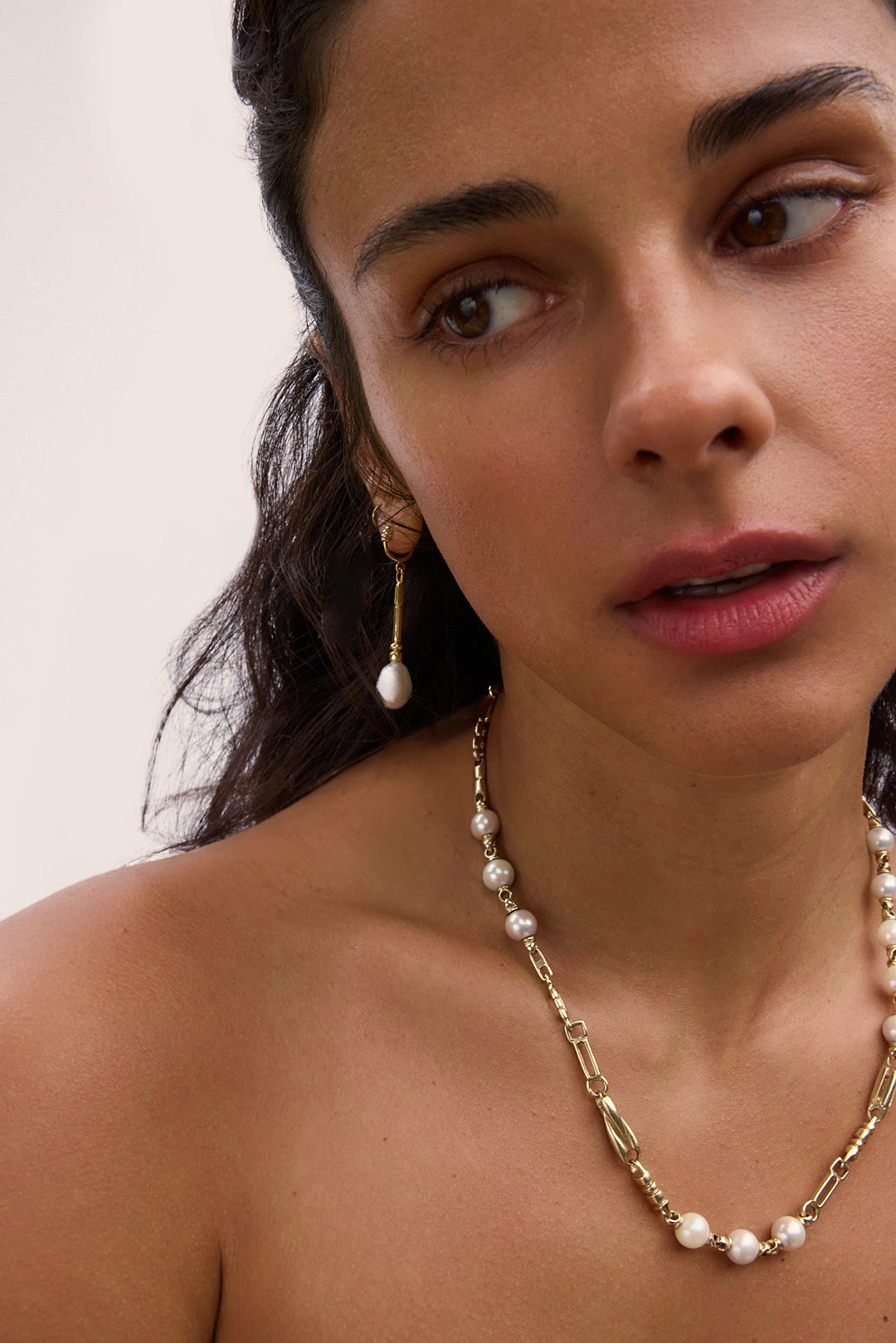 METROPOLIS NECKLACE WITH PEARLS