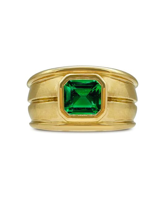 RIBBED CIGAR BAND EMERALD RING