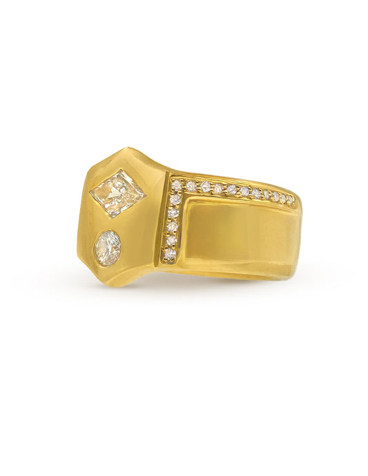 THE PETRA DIAMOND RING