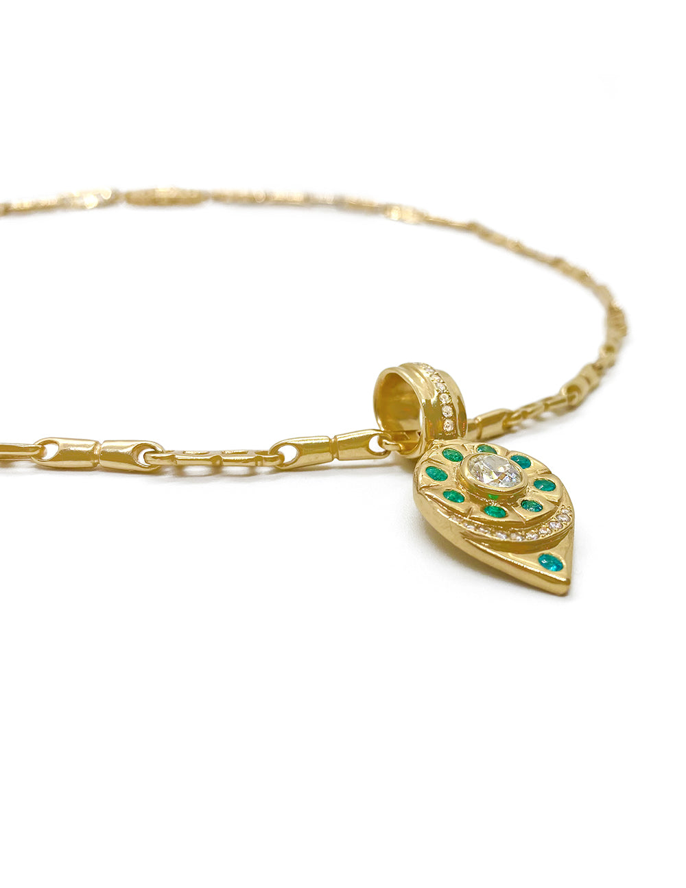 THE GOLDEN EYE PENDANT