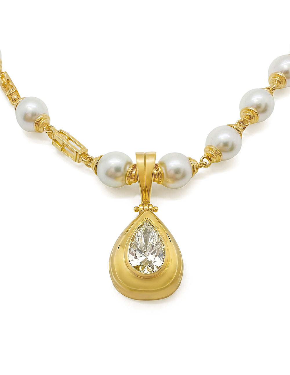 ASTOR PEAR DIAMOND PENDANT