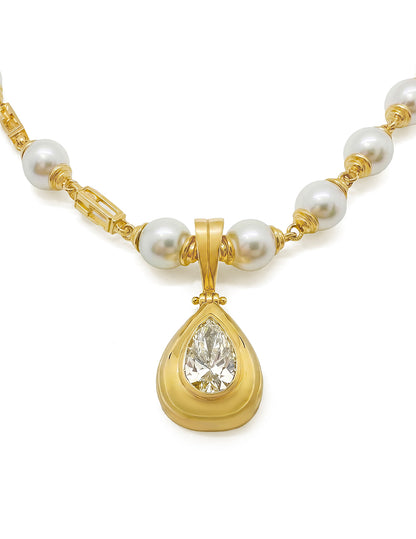 ASTOR PEAR DIAMOND PENDANT